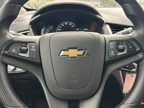 Used 2020 Chevrolet Trax LT image 22