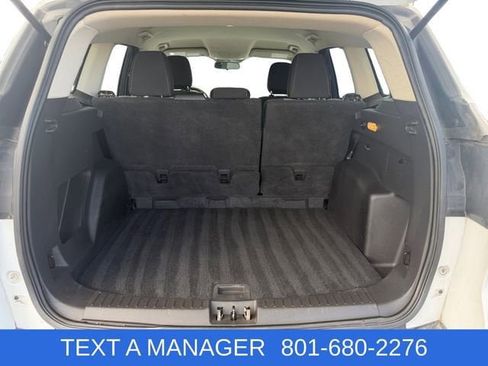 Used 2018 Ford Escape SE FWD image 19