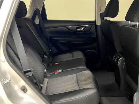 Used 2018 Nissan Rogue S AWD/4WD image 30