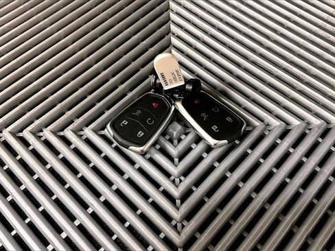 Used 2023 Cadillac XT4 Sport image 9