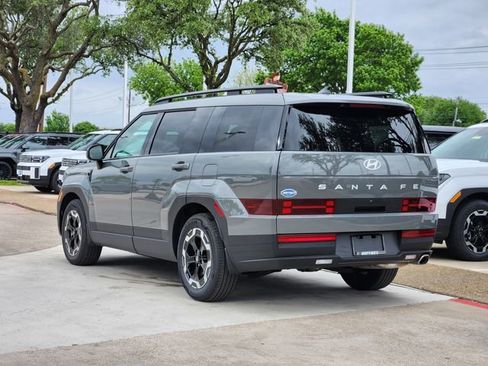 Used 2026 Hyundai Santa Fe SEL FWD image 4