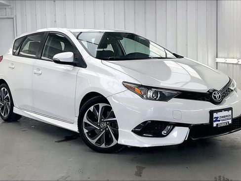 Used 2018 Toyota Corolla iM w/ All-Weather Mat Package FWD image 34