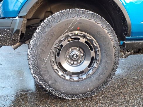 New 2025 Ford Bronco Badlands w/ Sasquatch Package image 7