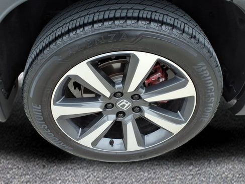 Used 2025 Honda Pilot Elite image 9