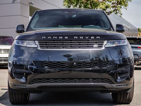Used 2024 Land Rover Range Rover Sport SE image 2