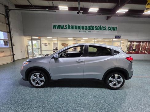 Used 2021 Honda HR-V LX image 11