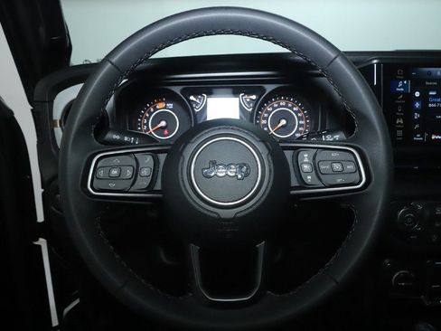 Used 2025 Jeep Wrangler Unlimited Sport AWD/4WD image 20