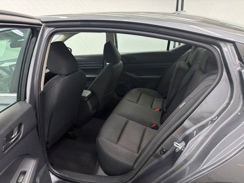 Used 2024 Nissan Altima 2.5 SV FWD image 20