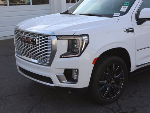 Used 2024 GMC Yukon XL Denali AWD/4WD image 6