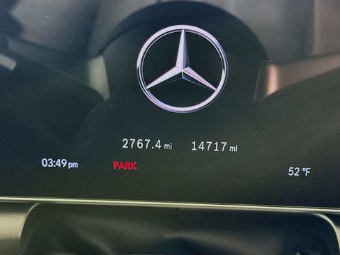 Used 2025 Mercedes-Benz GLC 300 4MATIC image 13