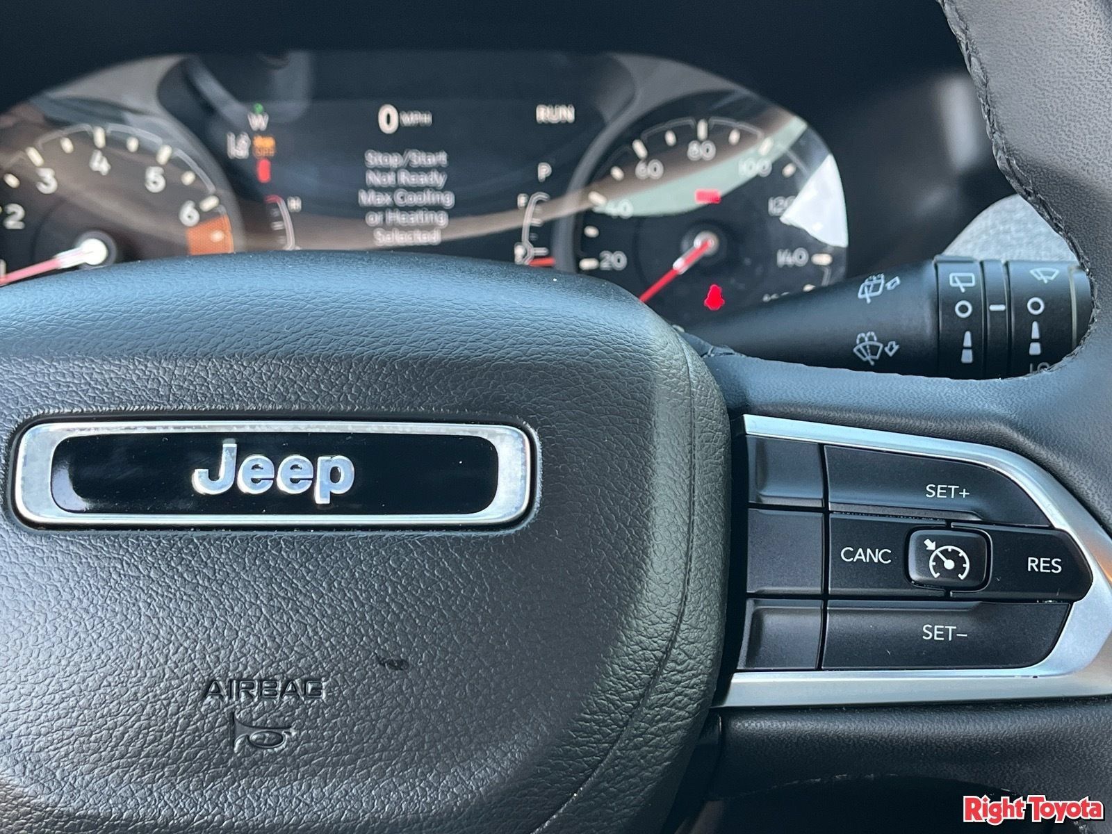Used 2024 Jeep Compass Latitude AWD/4WD image 23