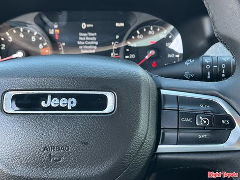 Used 2024 Jeep Compass Latitude AWD/4WD image 23