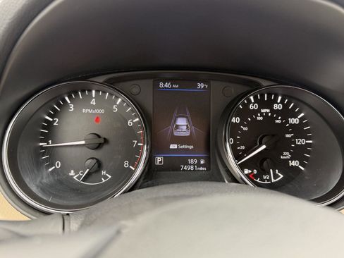 Used 2019 Nissan Rogue SV AWD/4WD image 14