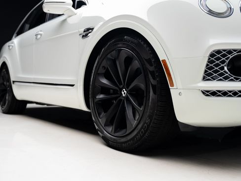 Used 2018 Bentley Bentayga AWD/4WD image 80