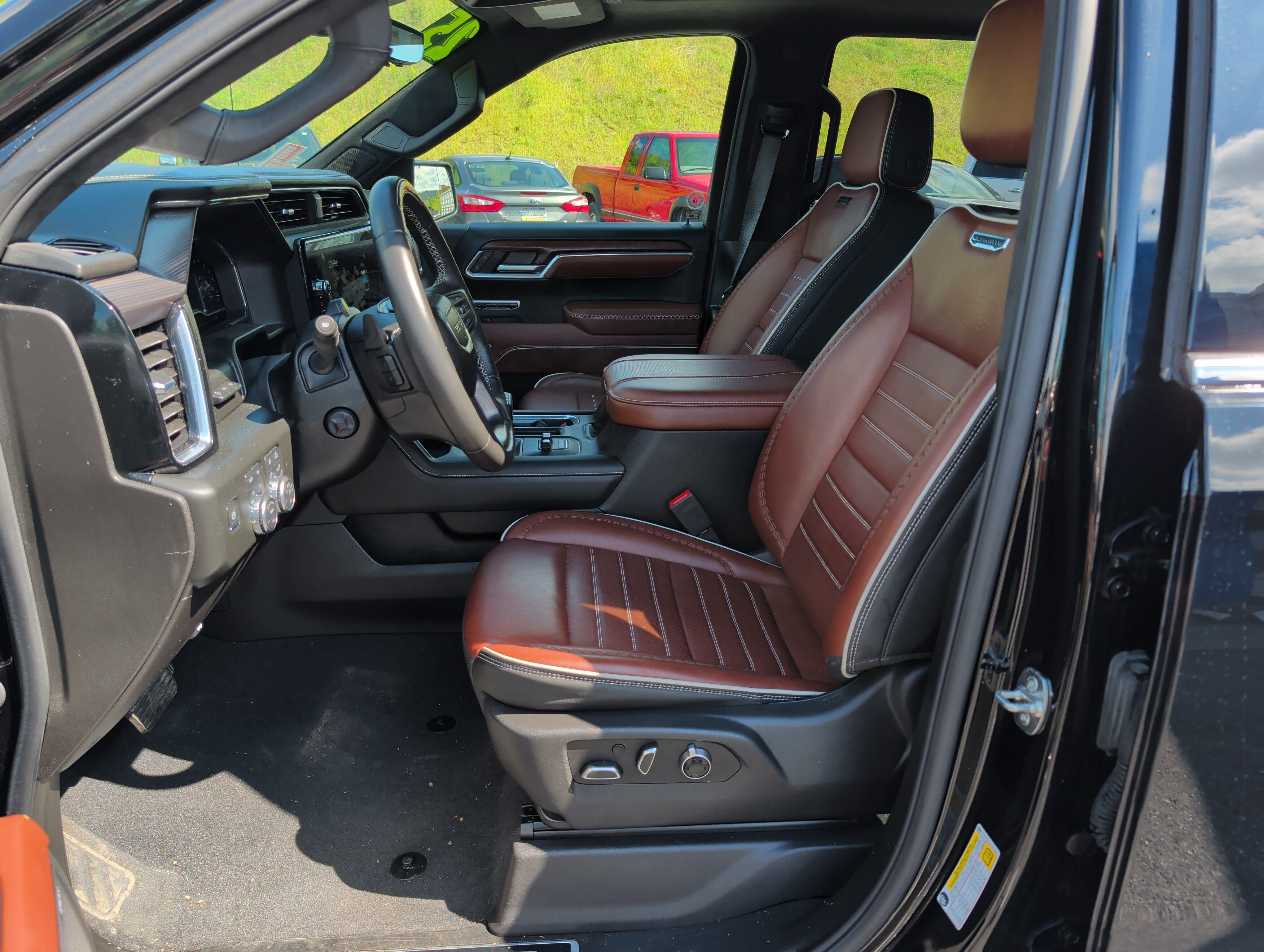 Used 2025 GMC Sierra 1500 Denali Ultimate AWD/4WD image 12