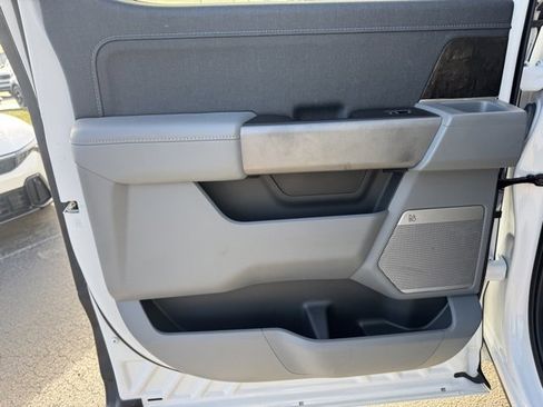 Used 2022 Ford F150 Lariat w/ Equipment Group 501A Mid image 9