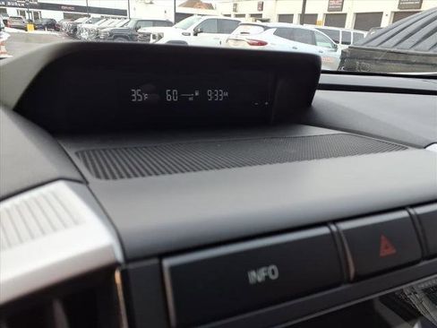 Used 2019 Subaru Ascent Premium image 26