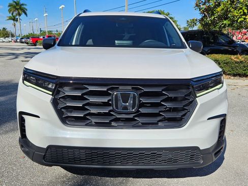 Certified 2024 Honda Pilot Sport image 2