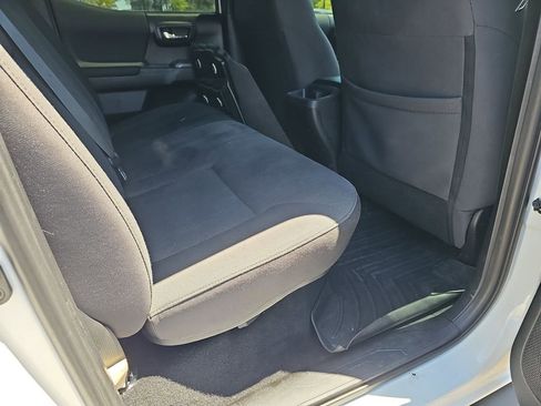 Used 2019 Toyota Tacoma TRD Off-Road image 14