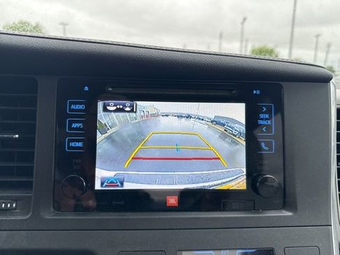 Used 2017 Toyota Sienna Limited Premium AWD/4WD image 26