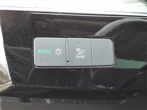 Used 2022 Audi e-tron Premium w/ Convenience Plus Package image 17