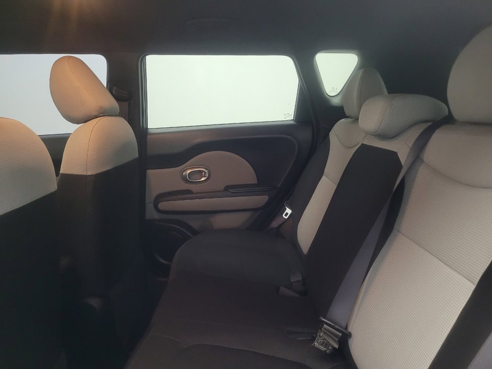 Used 2016 Kia Soul FWD image 18