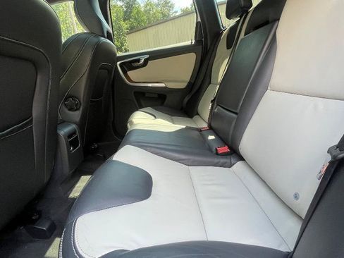 Used 2015 Volvo XC60 T6 Platinum FWD image 27