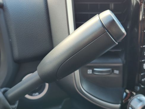 New 2026 RAM 2500 Big Horn AWD/4WD image 18