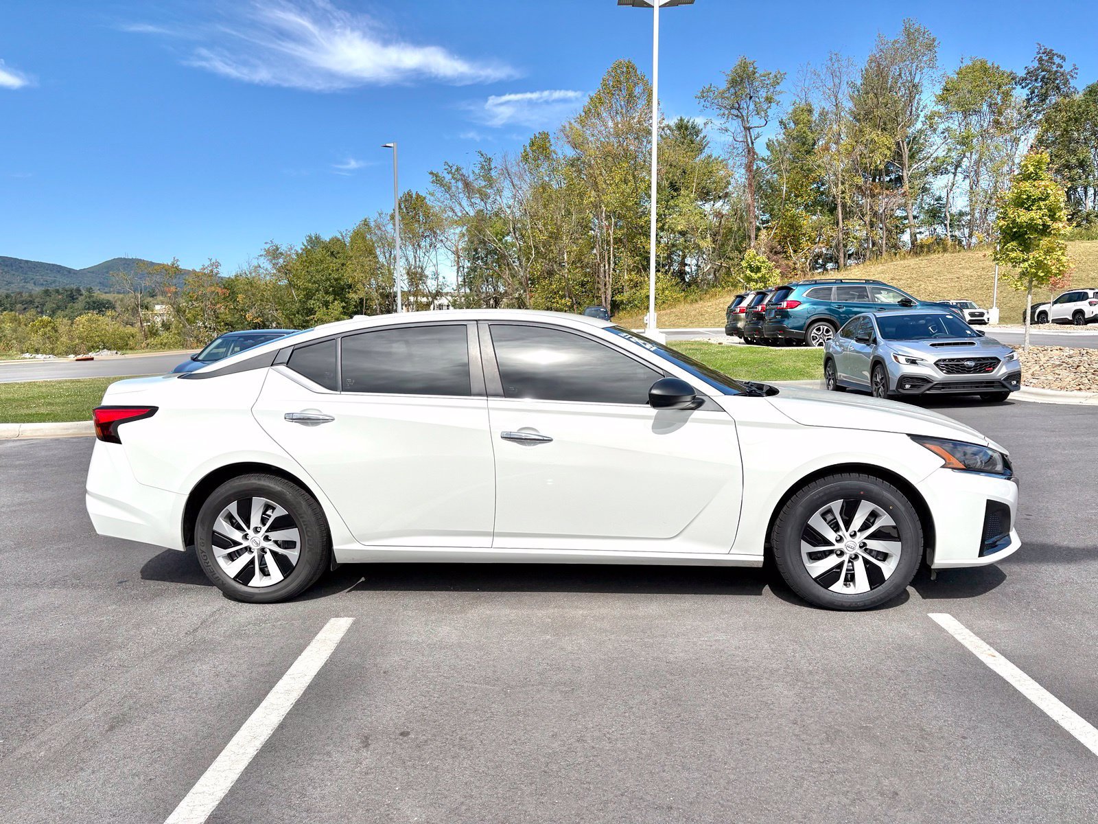Used 2025 Nissan Altima 2.5 S FWD image 6