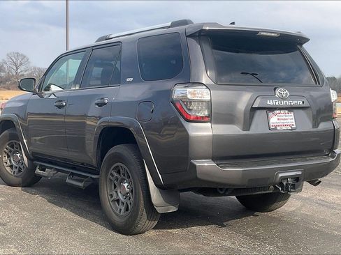 Used 2019 Toyota 4Runner SR5 image 3