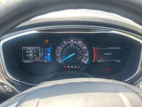 Used 2020 Ford Fusion SE FWD image 19