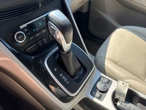 Used 2016 Ford C-MAX Energi SEL FWD image 19