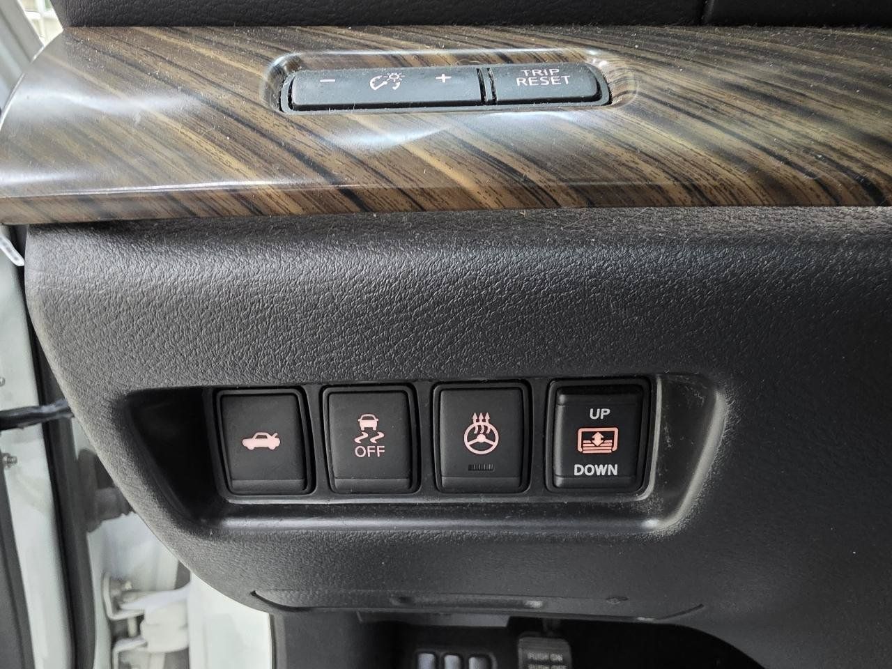 Used 2017 Nissan Maxima Platinum w/ Interior Lighting Package FWD image 35