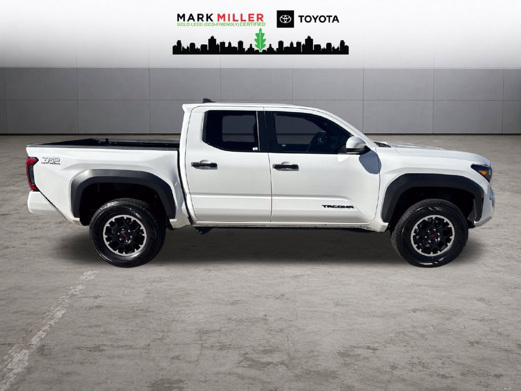 Certified 2025 Toyota Tacoma TRD Off-Road AWD/4WD image 6