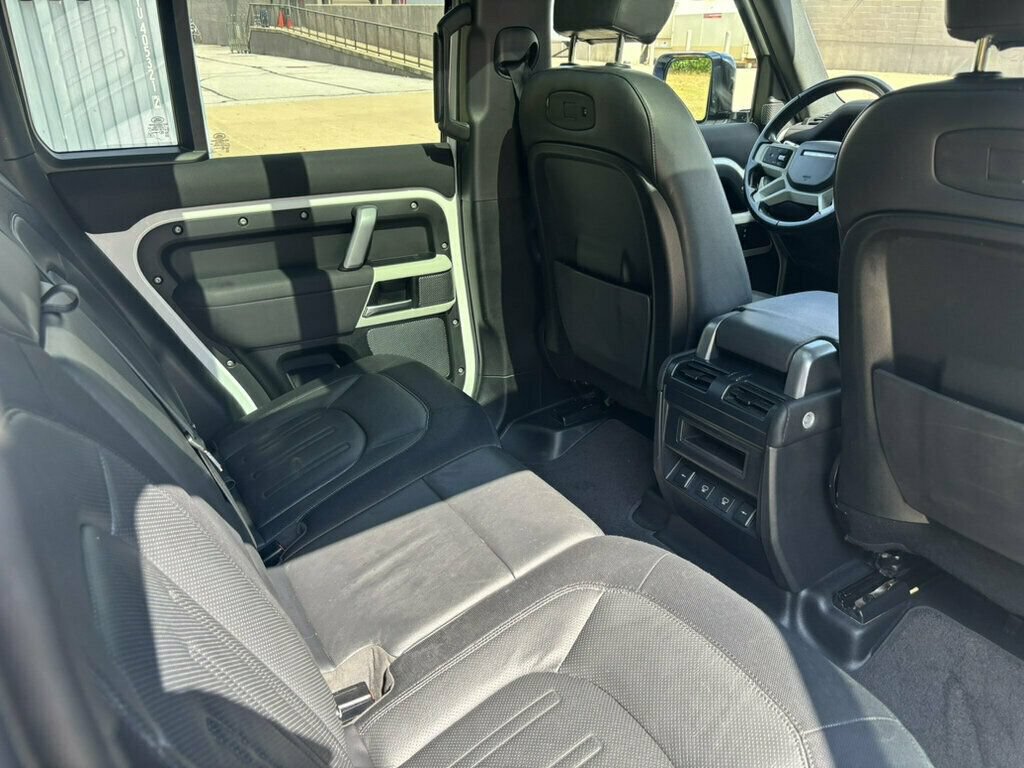 Used 2022 Land Rover Defender 110 X-Dynamic SE AWD/4WD image 19