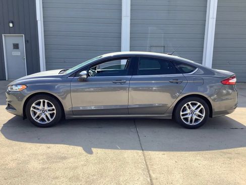Used 2013 Ford Fusion SE FWD image 5