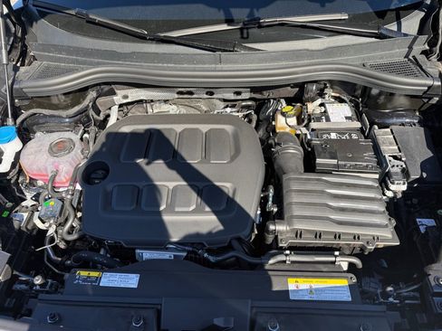 New 2026 Volkswagen Tiguan SE image 16