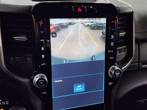 Used 2024 RAM 2500 Laramie w/ Night Edition image 39