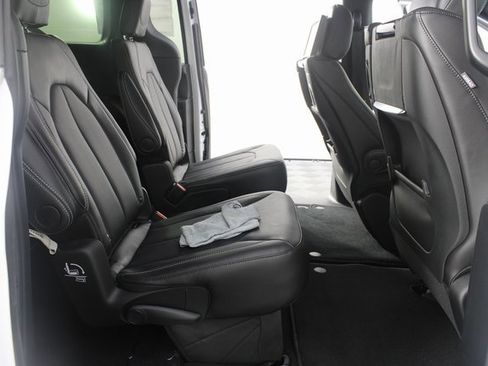 New 2026 Chrysler Pacifica Select image 22