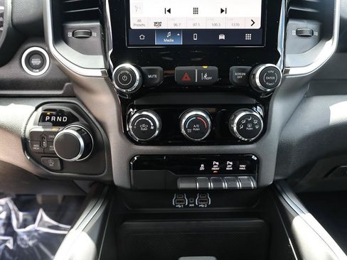 New 2026 RAM 1500 Express AWD/4WD image 18