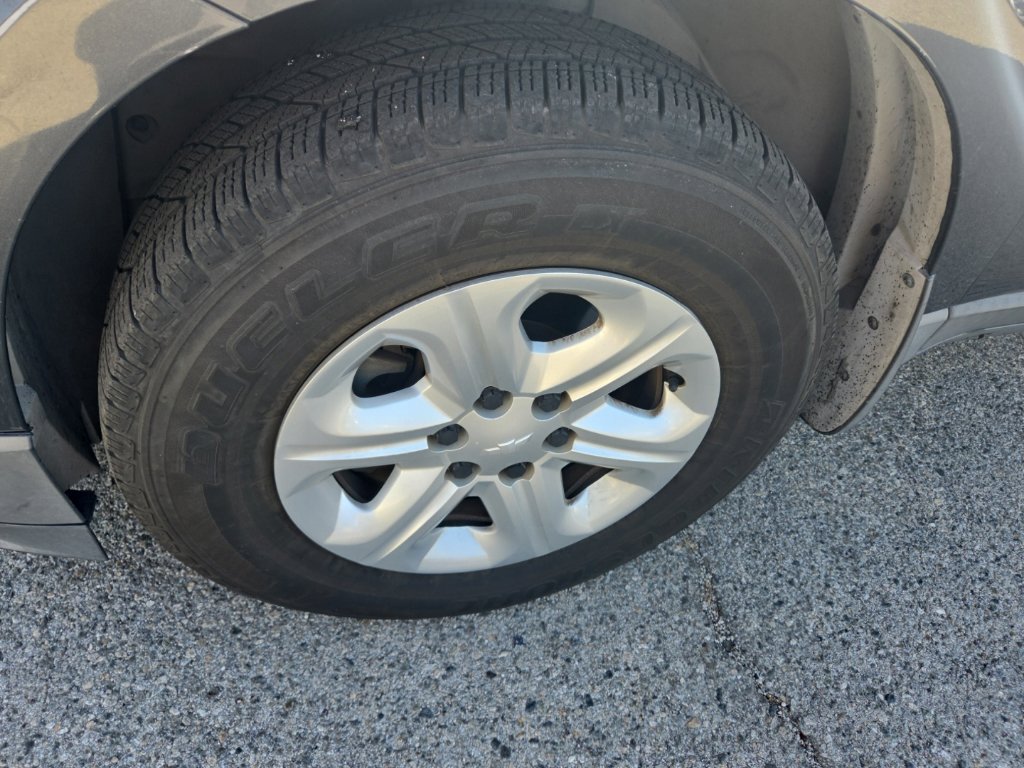Used 2013 Chevrolet Traverse LS FWD image 9
