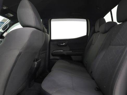 Used 2019 Toyota Tacoma TRD Sport w/ Technology Package image 19