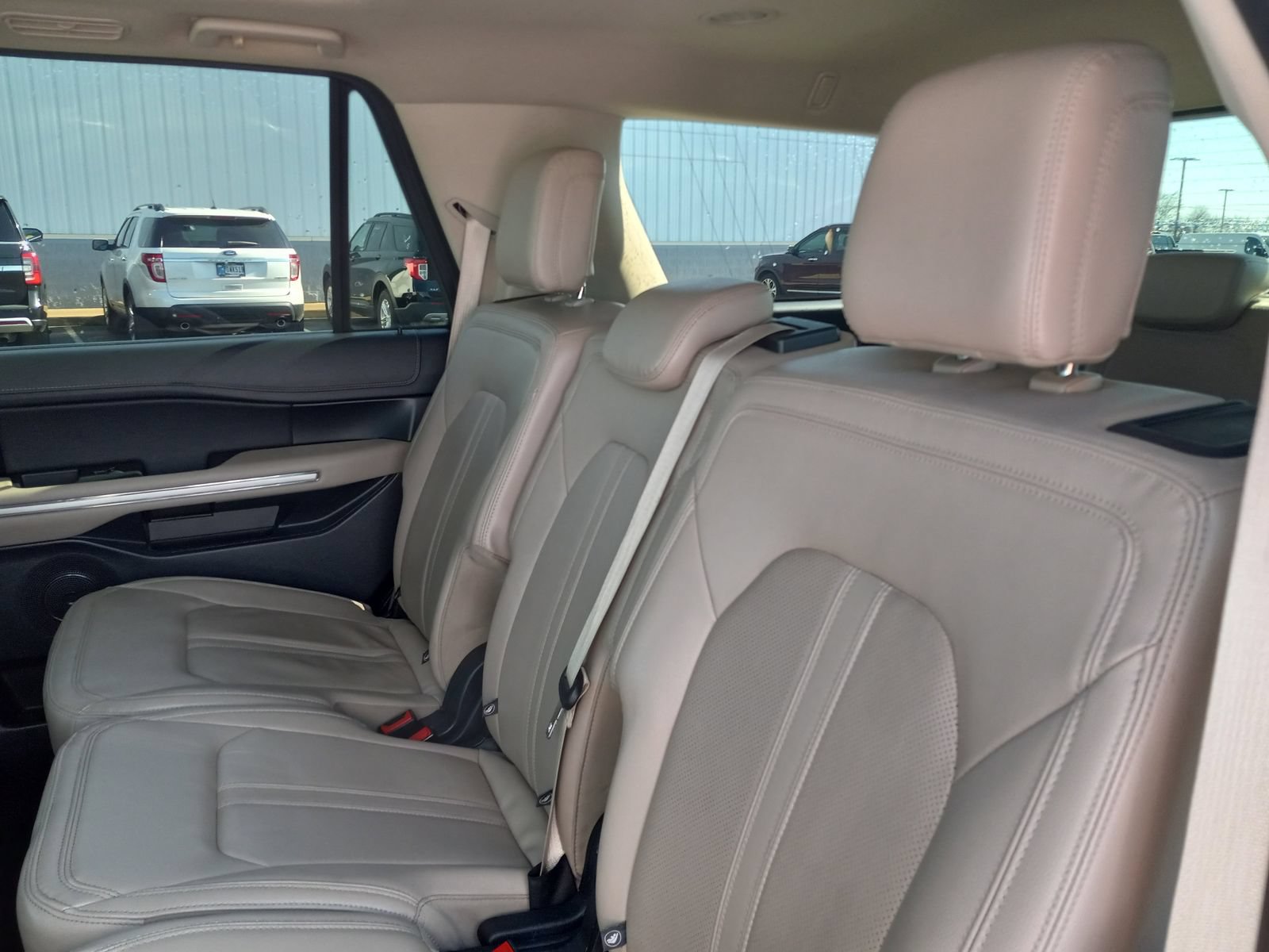 Used 2024 Ford Expedition Limited AWD/4WD image 15