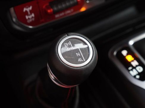 Used 2018 Jeep Wrangler Unlimited Rubicon image 16