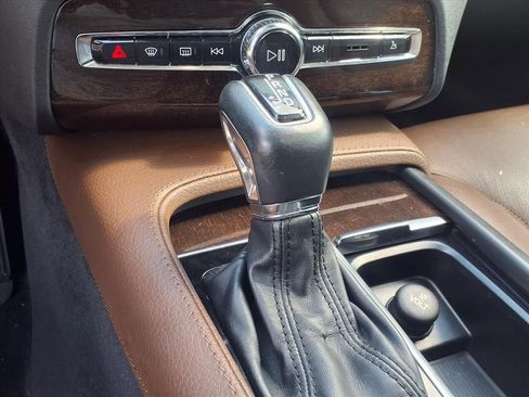 Used 2019 Volvo XC90 T6 Momentum w/ Advanced Package image 21