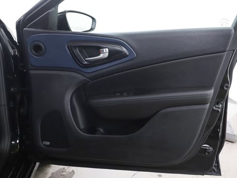 Used 2016 Chrysler 200 S w/ Navigation & Sound Group I image 9