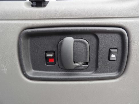Used 2025 Chevrolet Express 3500 LT w/ LT Preferred Equipment Group RWD image 53