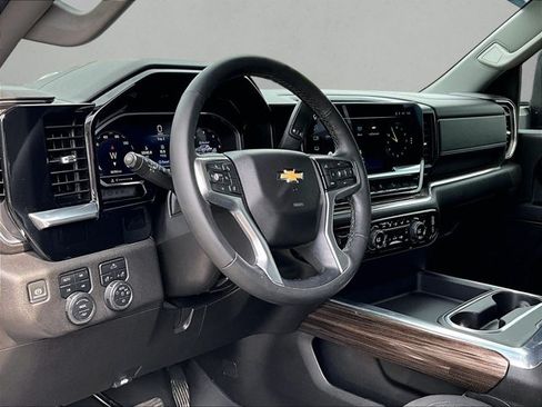 Used 2024 Chevrolet Silverado 2500 LT AWD/4WD image 14