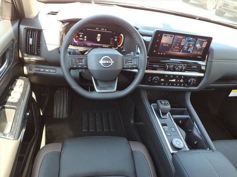 New 2026 Nissan Pathfinder Platinum w/ Cargo Package AWD/4WD image 8