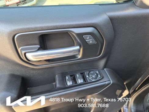 Used 2023 Chevrolet Silverado 1500 Custom AWD/4WD image 22